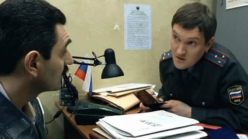Собачка в Машине