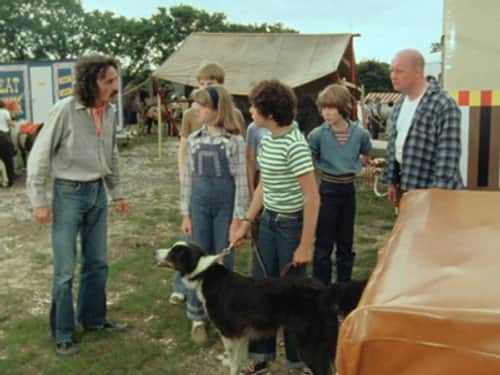 Five Go Off in a Caravan