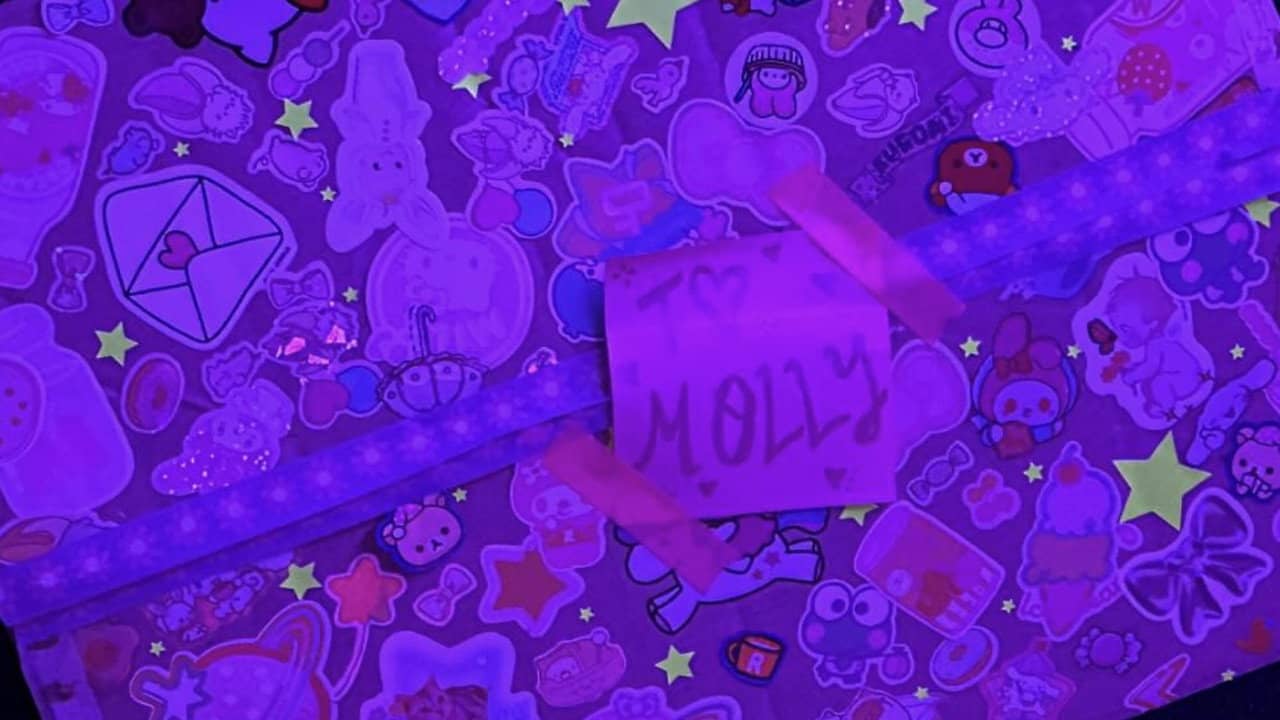 To Molly backdrop
