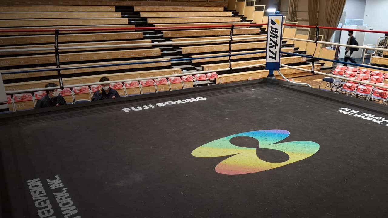 FUJI BOXING: Kawamitsu vs. Takami backdrop
