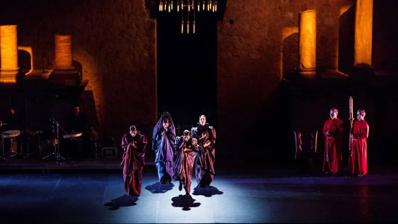 Patricia Guerrero : Catedral backdrop
