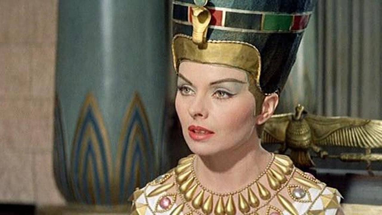 Nefertiti, Queen of the Nile backdrop