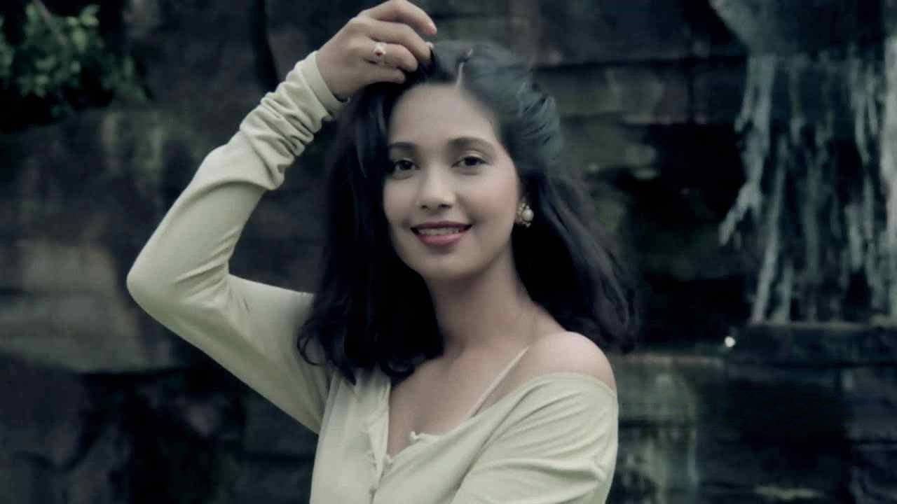 Catatan Harian Tante Sonya backdrop