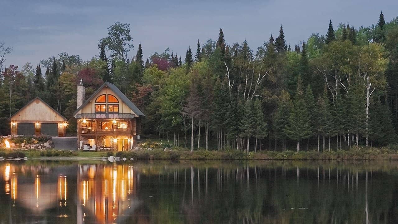 Lakefront Bargain Hunt Renovation backdrop