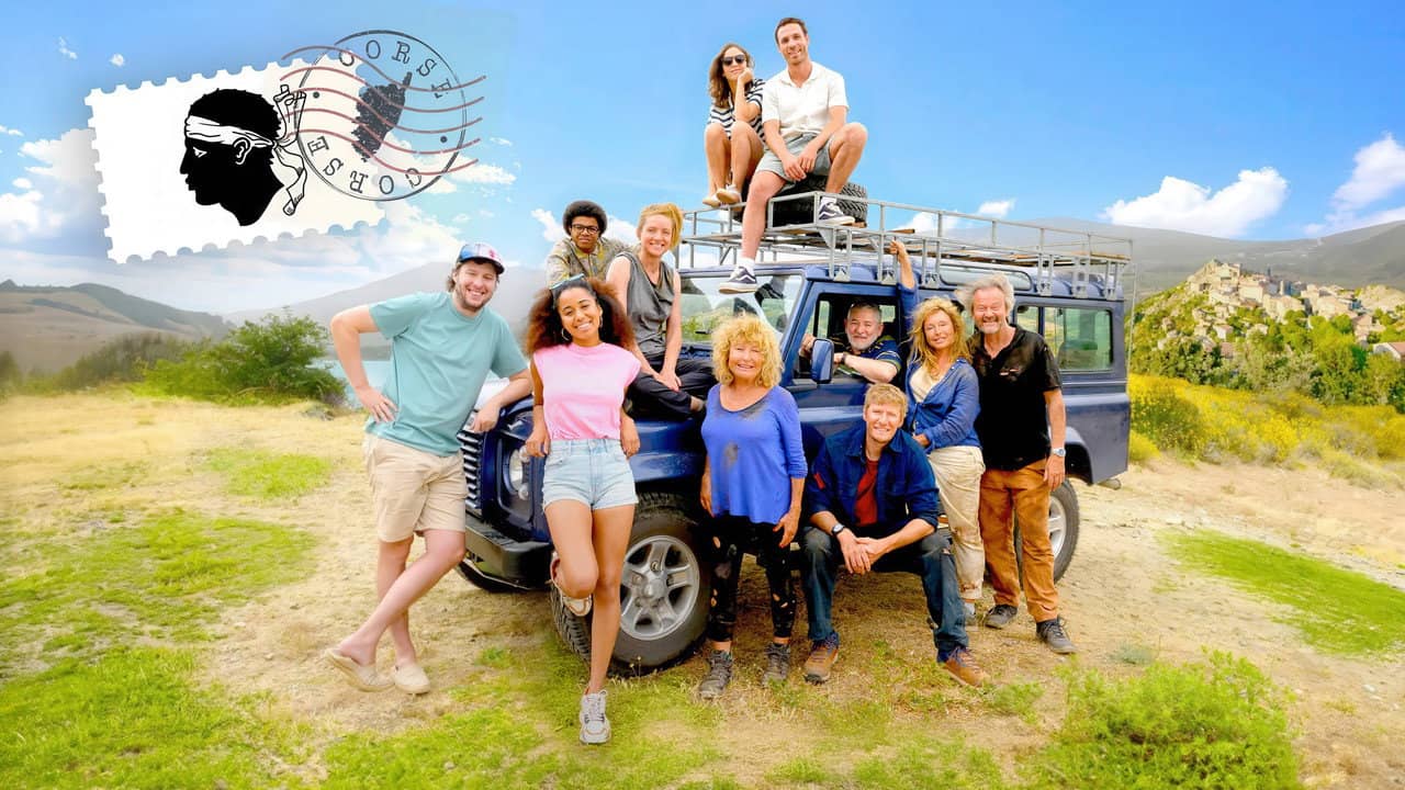 En Famille : Des vacances bien corsées backdrop