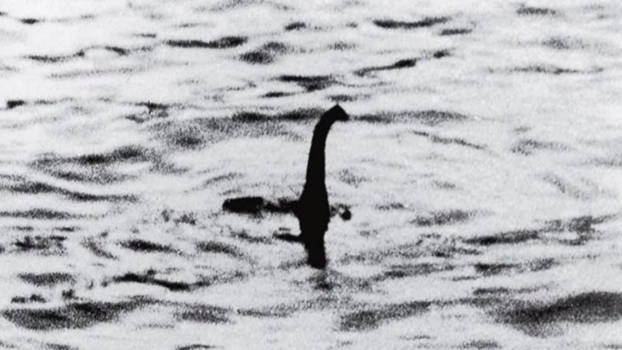 Loch Ness - Storia di un mostro backdrop
