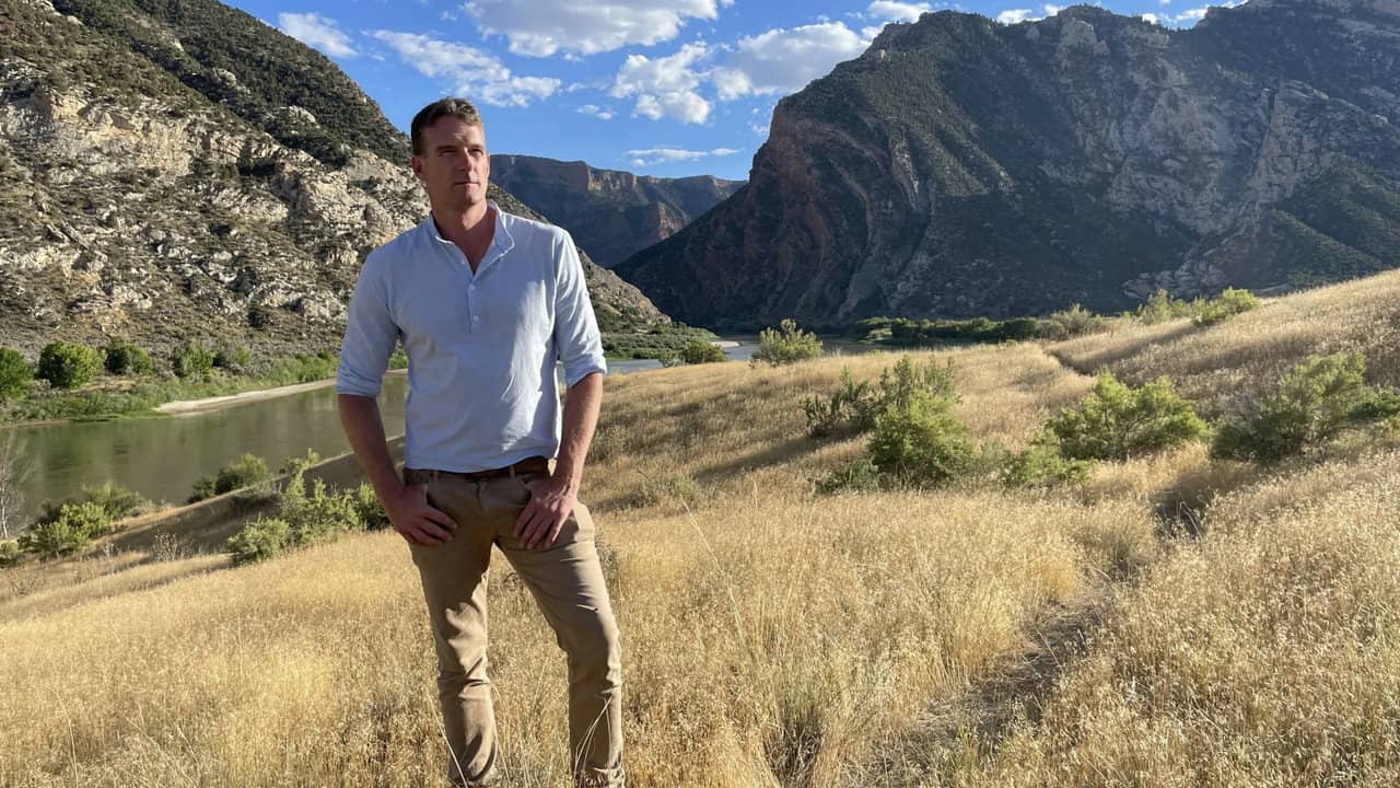 Into Dinosaur Valley with Dan Snow backdrop