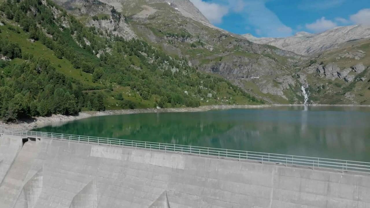 Très chère électricité backdrop