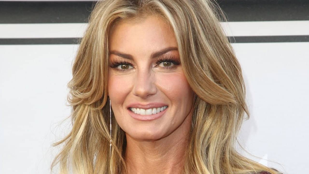 Faith Hill - When The Lights Go Down backdrop