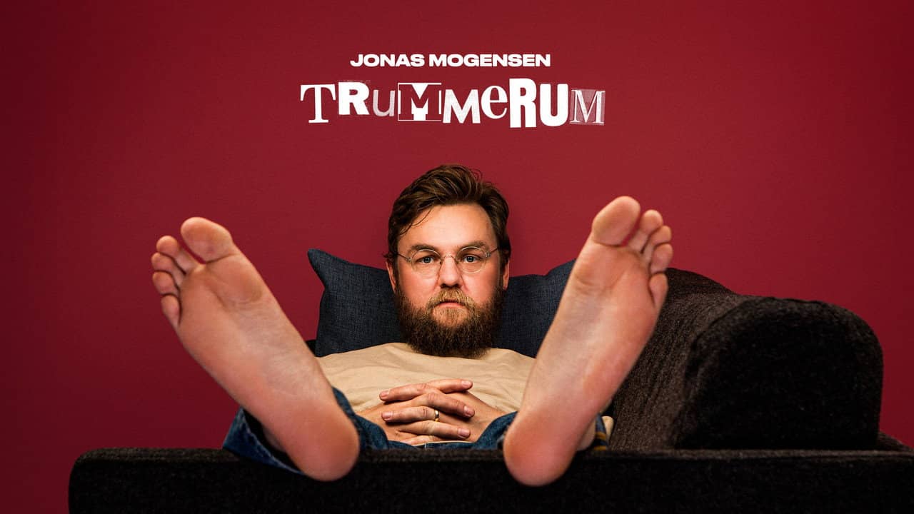 Jonas Mogensen - Trummerum backdrop