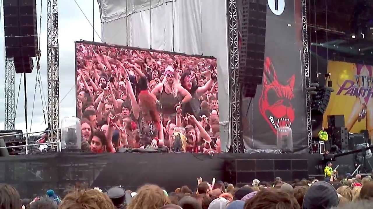 Steel Panther - Download Festival 2012 backdrop