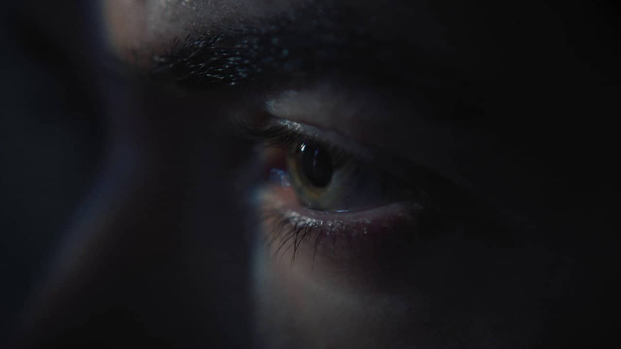 No son sus ojos backdrop