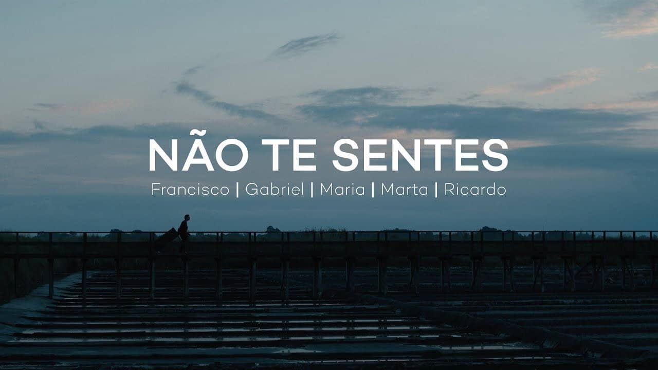 Não Te Sentes backdrop