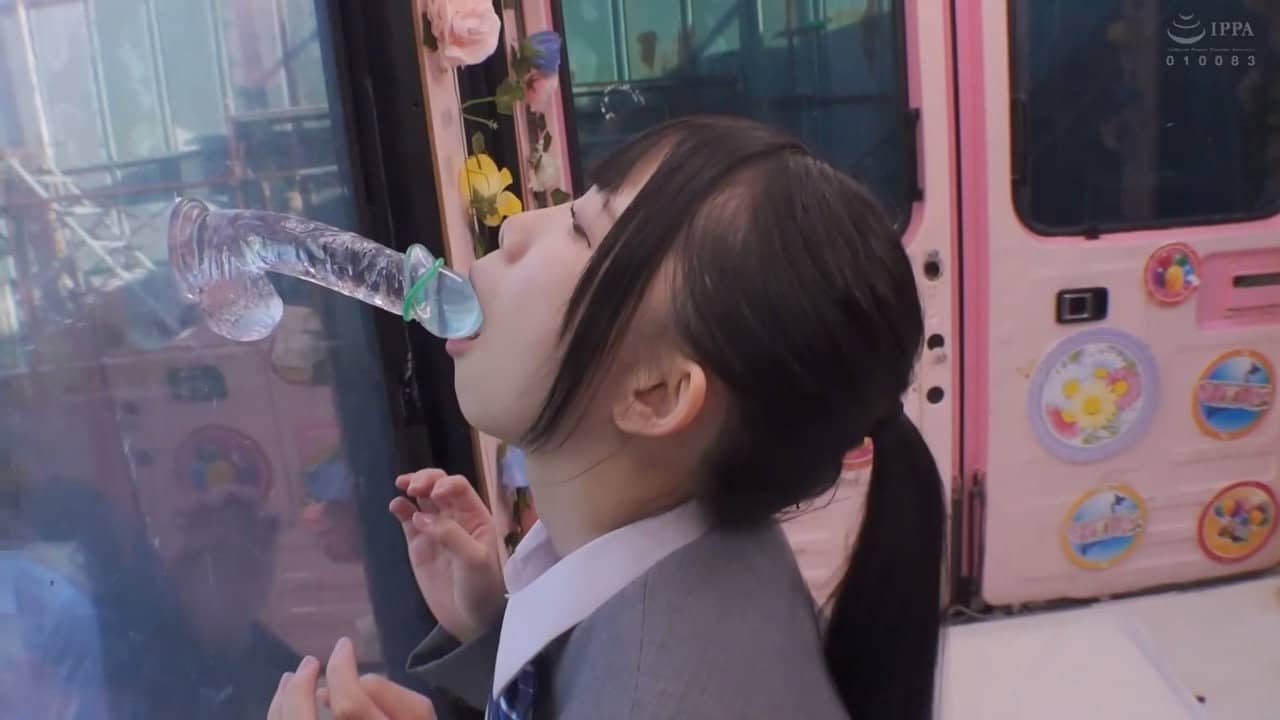 一般男女モニタリングAV×マジックミラー便コラボ企画 彼氏の目の前で路上NTR！女子○校生が初めての「お口だけでコンドーム装着」に挑戦！ノーハンドでデカチンを咥えたうぶなオマ○コは恥じらいながらもびしょ濡れ！彼氏の目の前で寝取って最後はゴムを外して生中出し！ backdrop