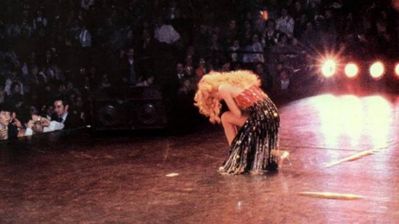Dalida, la femme qui rêvait d'une autre scène backdrop