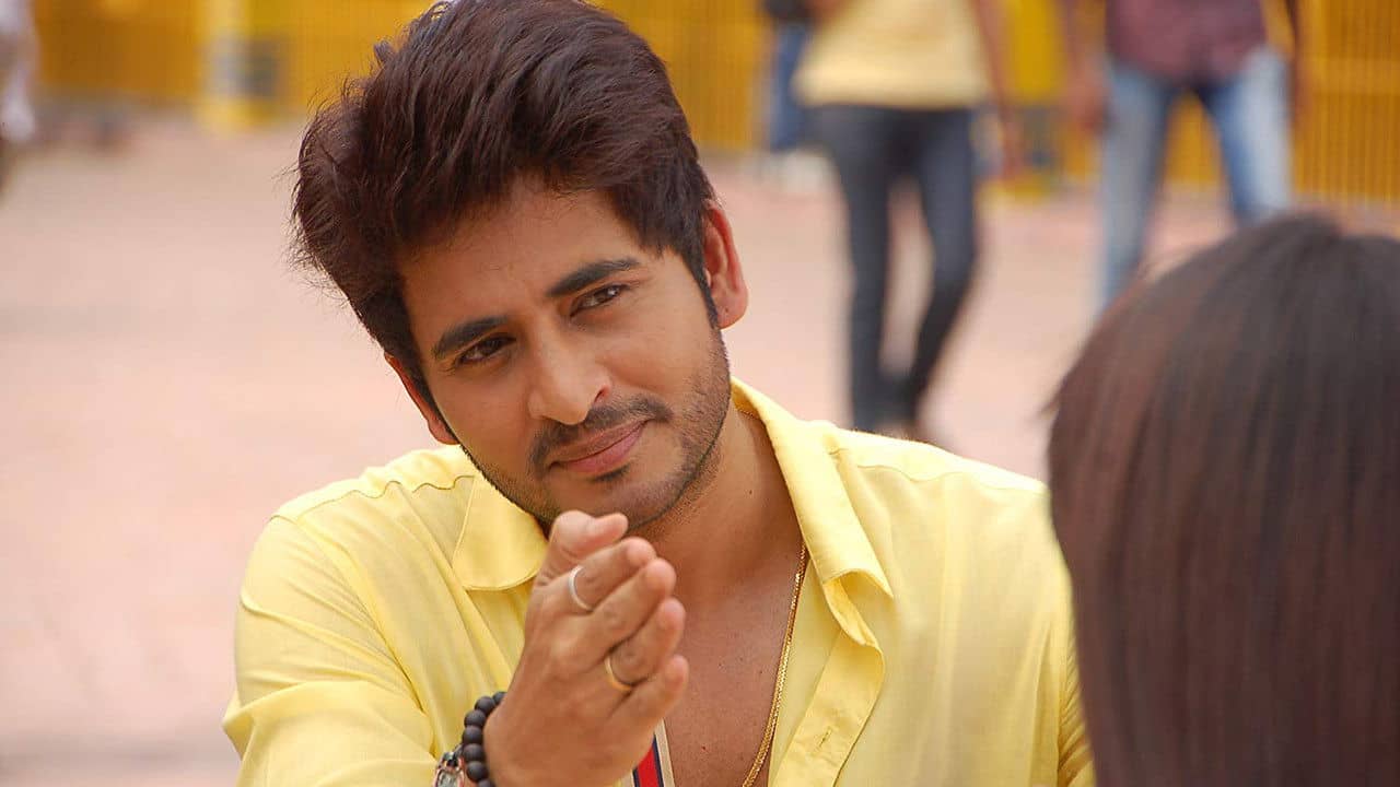 Majnu backdrop
