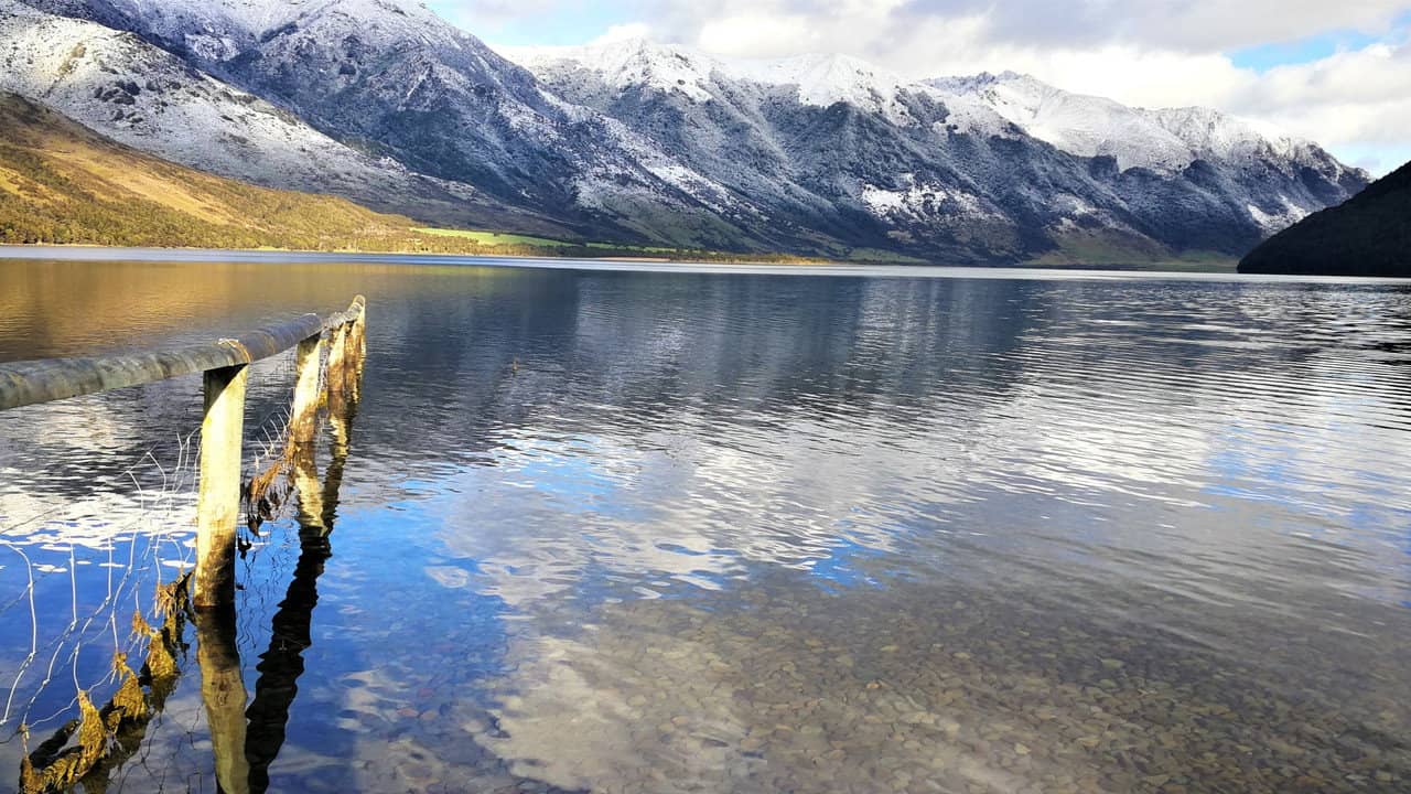 S bráchou na Aljašce backdrop