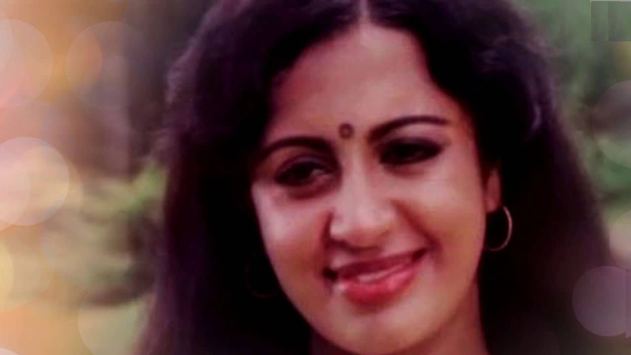 Thaai Naadu backdrop