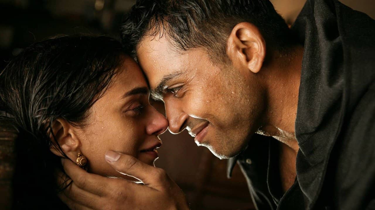 Kaatru Veliyidai backdrop