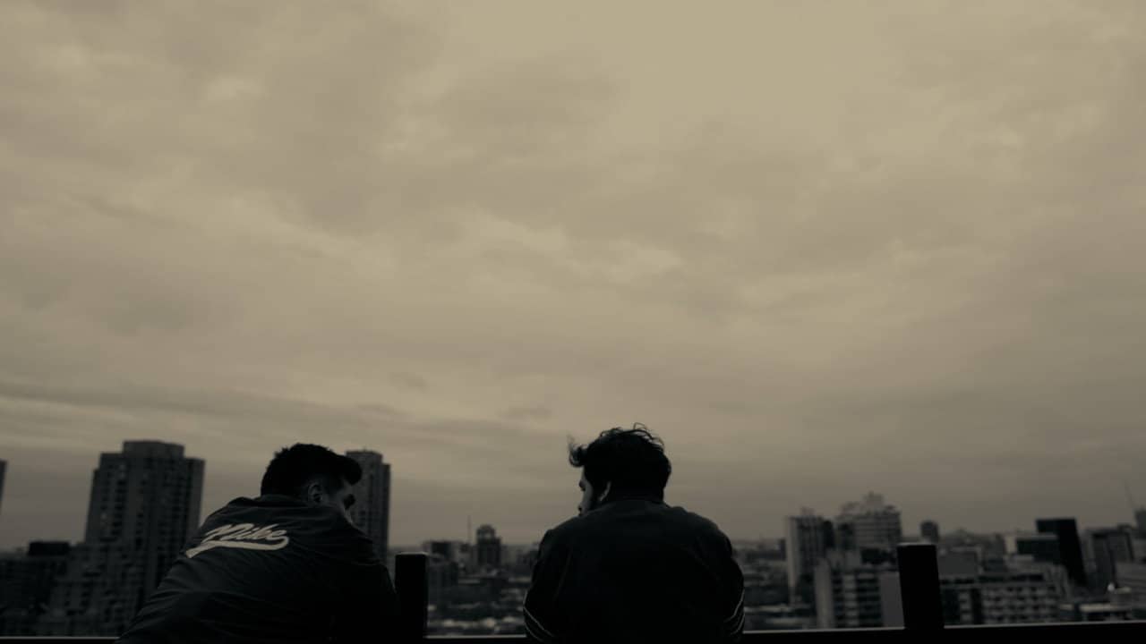 Los Hombres No Lloran backdrop