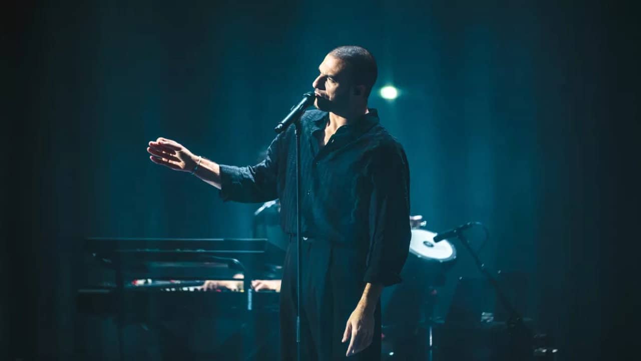 Amir - Basique, le concert backdrop