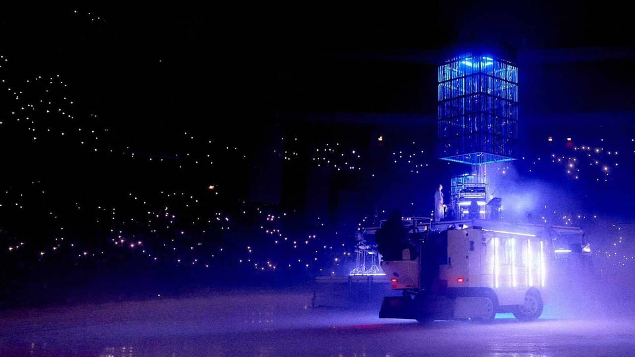Kite On Ice backdrop