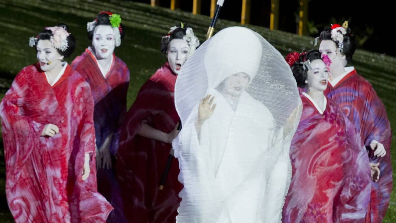 Madama Butterfly on Sydney Harbour backdrop