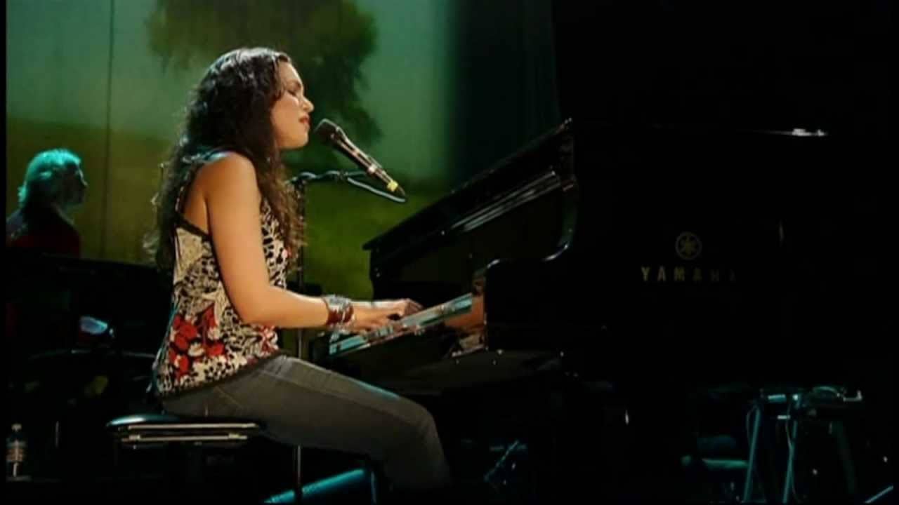 Norah Jones and The Handsome Band: Live in 2004 backdrop