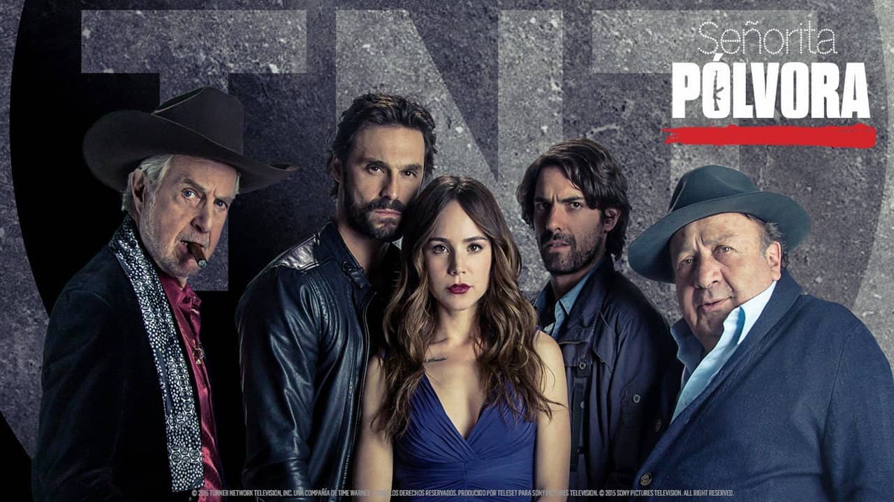 Señorita Pólvora backdrop
