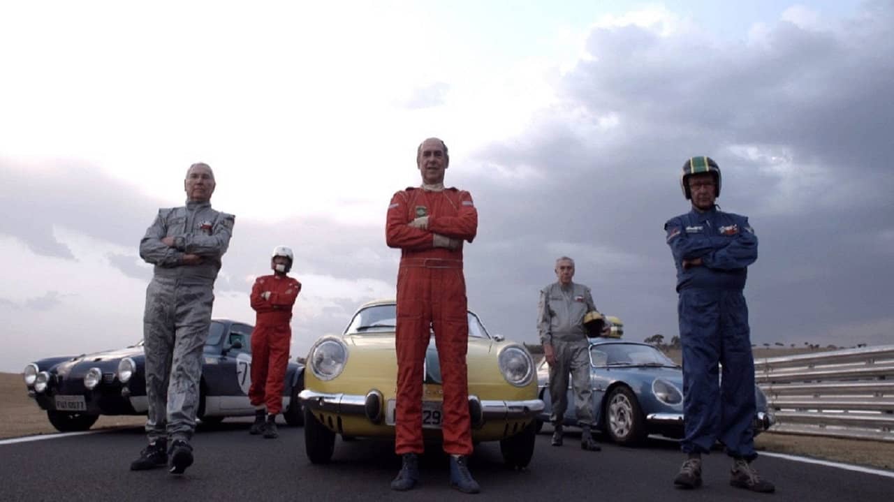 Paixão, Suor e Graxa: Os Pioneiros do Automobilismo Brasileiro backdrop
