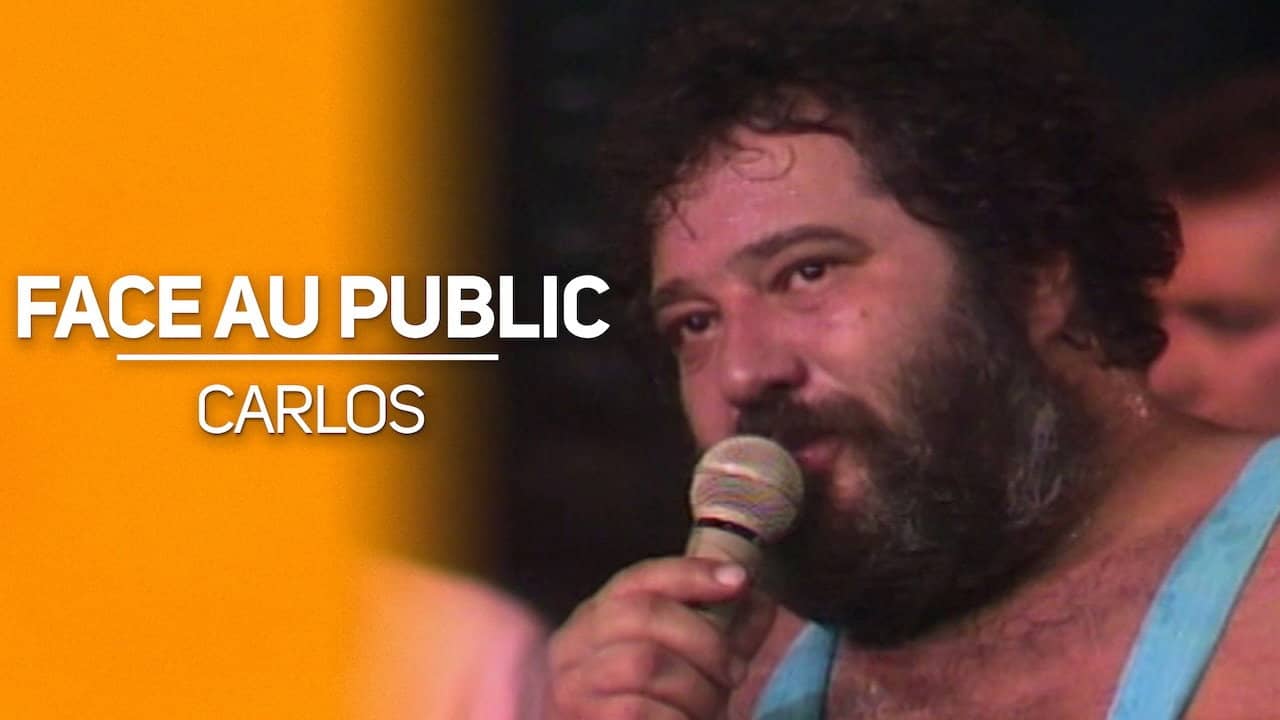 Carlos - Face au public backdrop