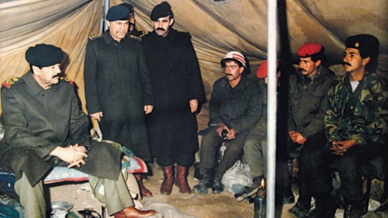 Les Derniers Jours de Saddam Hussein backdrop