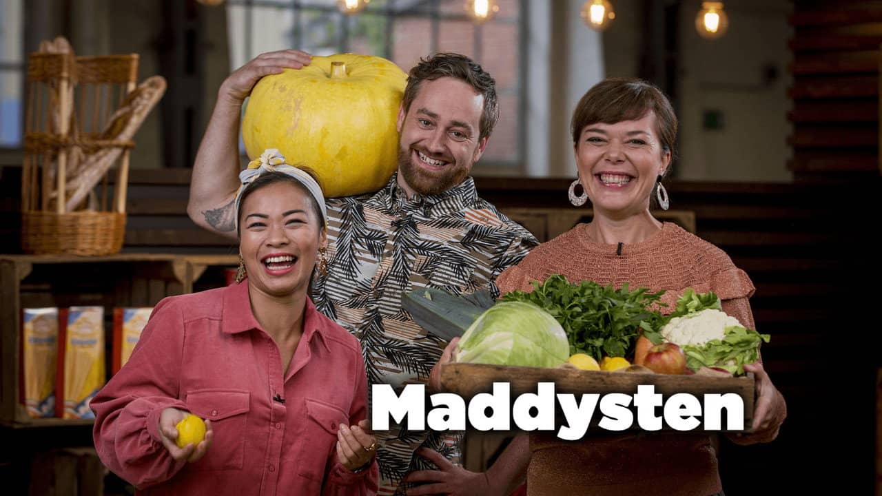 Maddysten backdrop