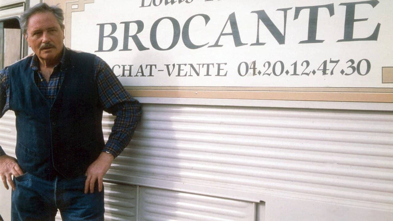Louis la Brocante backdrop