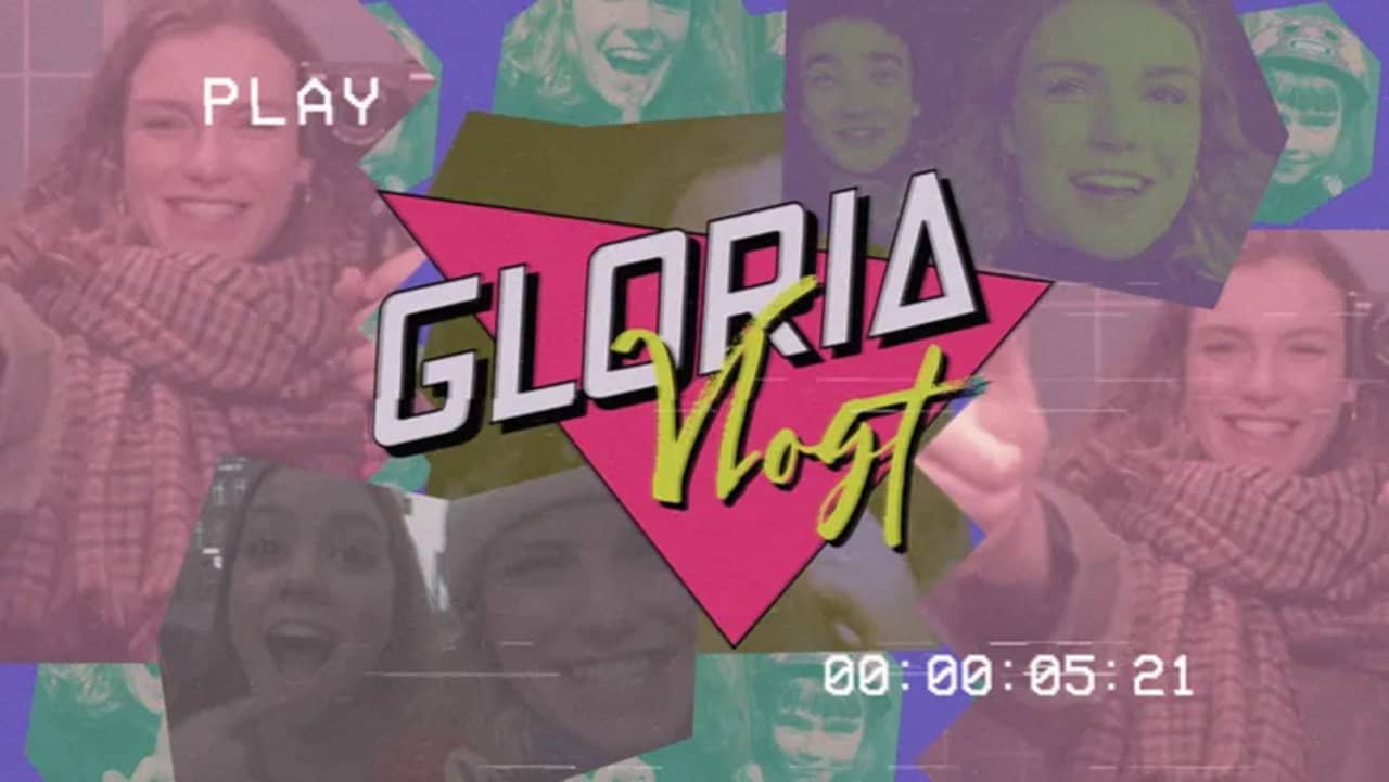 Gloria vlogt backdrop