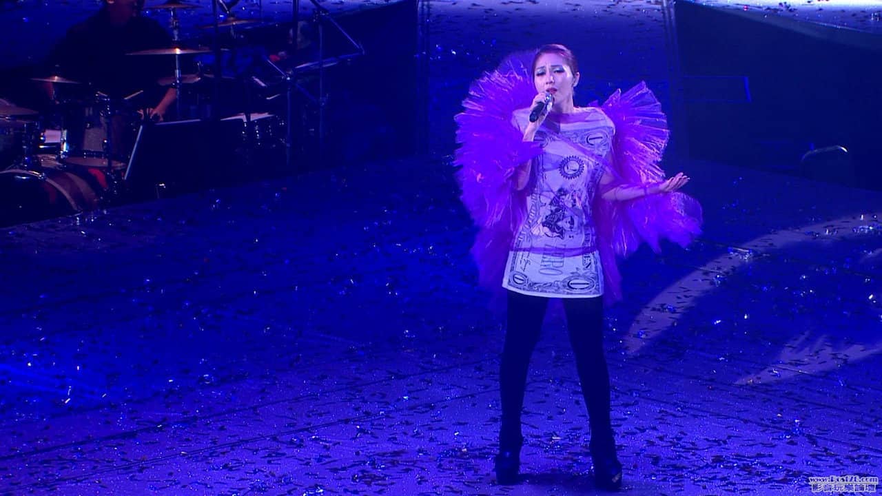 Ladies & Gentlemen 楊千嬅世界巡迴演唱會 2010 - 香港站 backdrop
