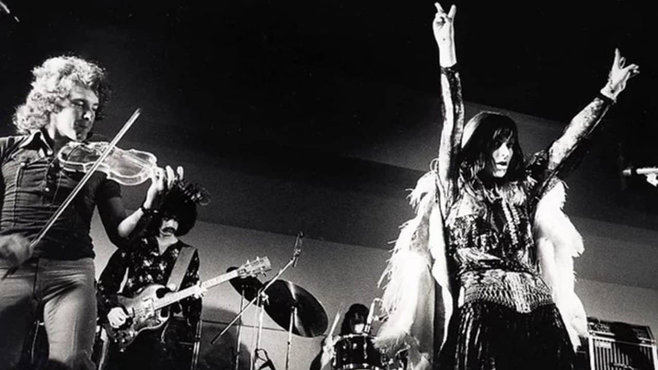 Curved Air - The Lost Broadcasts backdrop