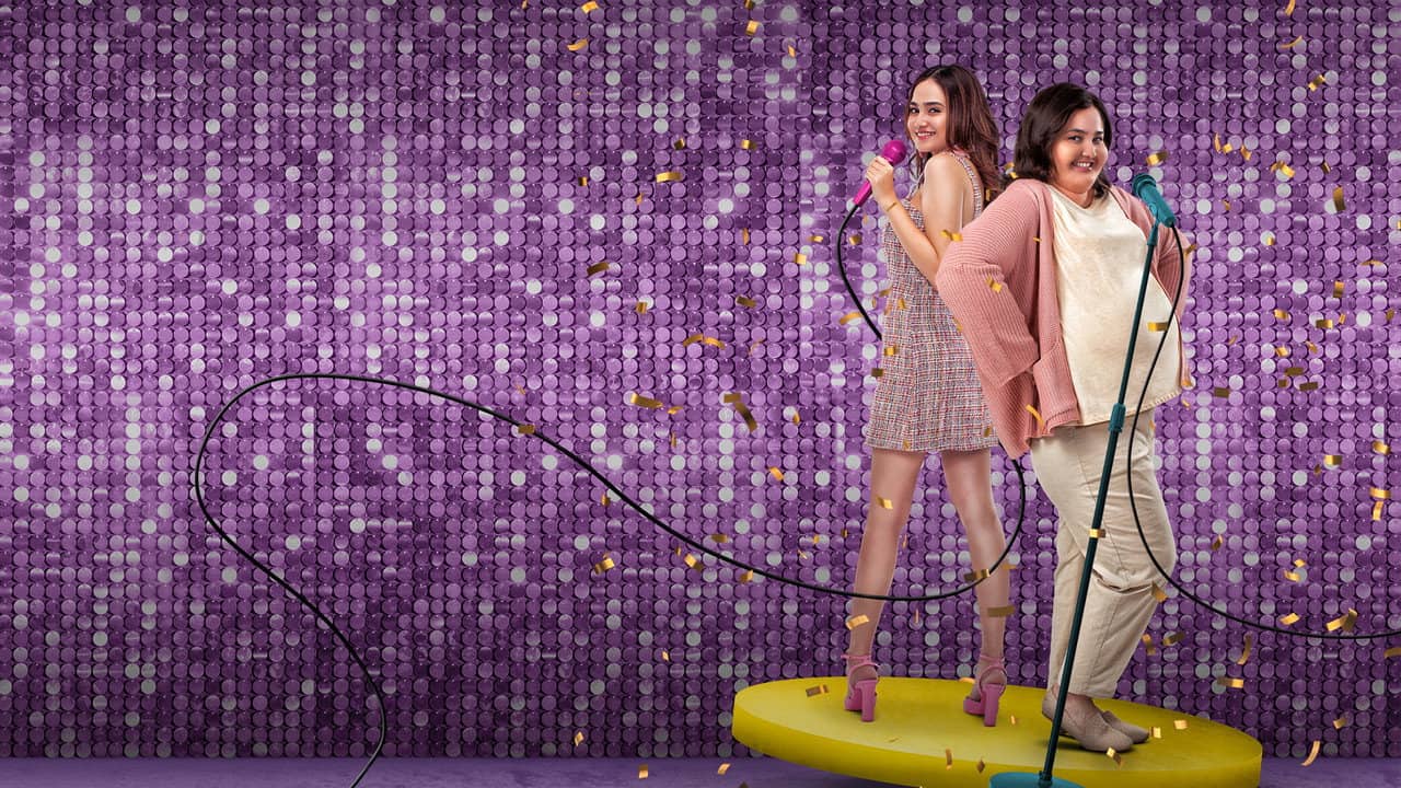 200 Pounds Beauty backdrop