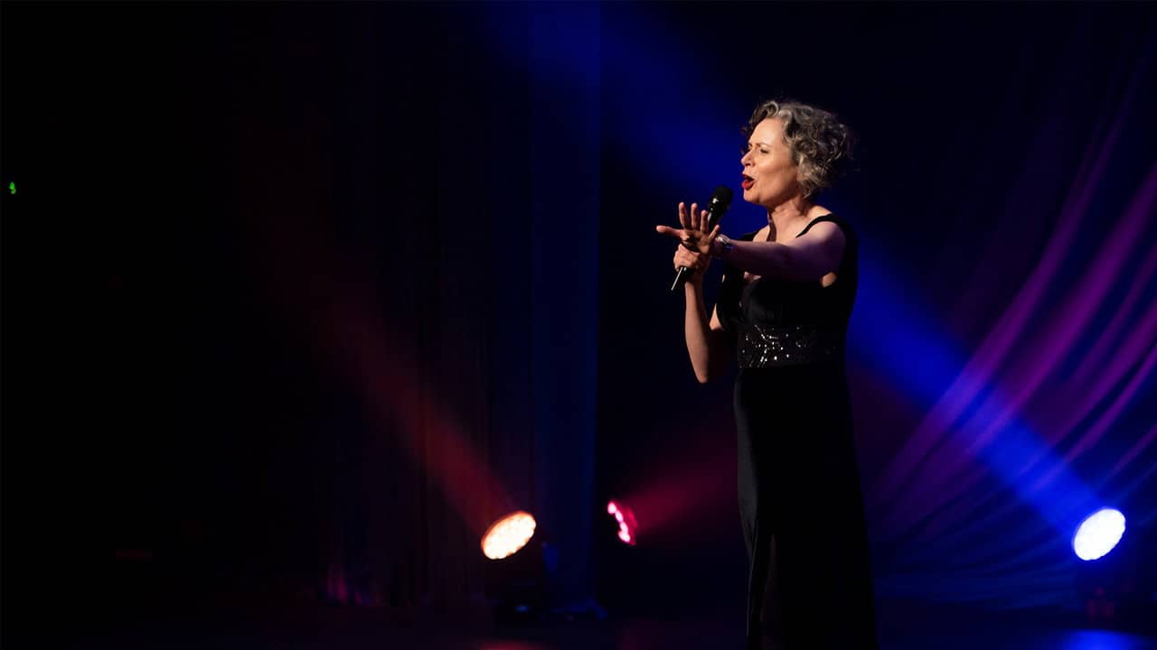 Judith Lucy: Judith Lucy Vs Men backdrop