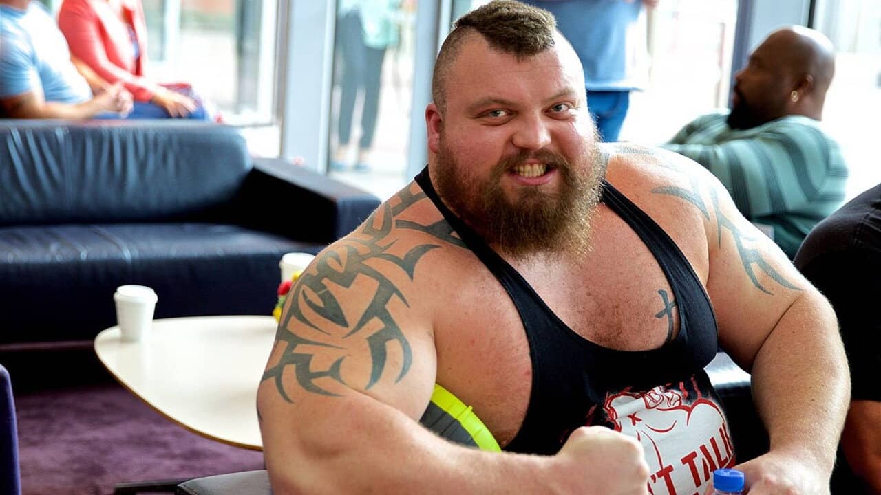 Eddie: Strongman backdrop
