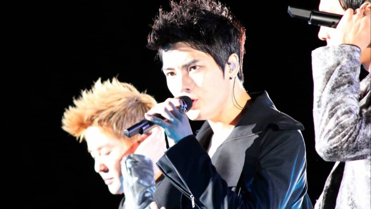 JYJ: 2011 JYJ UNFORGETTABLE LIVE CONCERT IN JAPAN backdrop