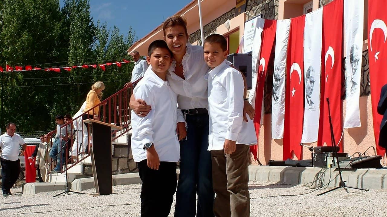 Dokunduğum Yürekler backdrop