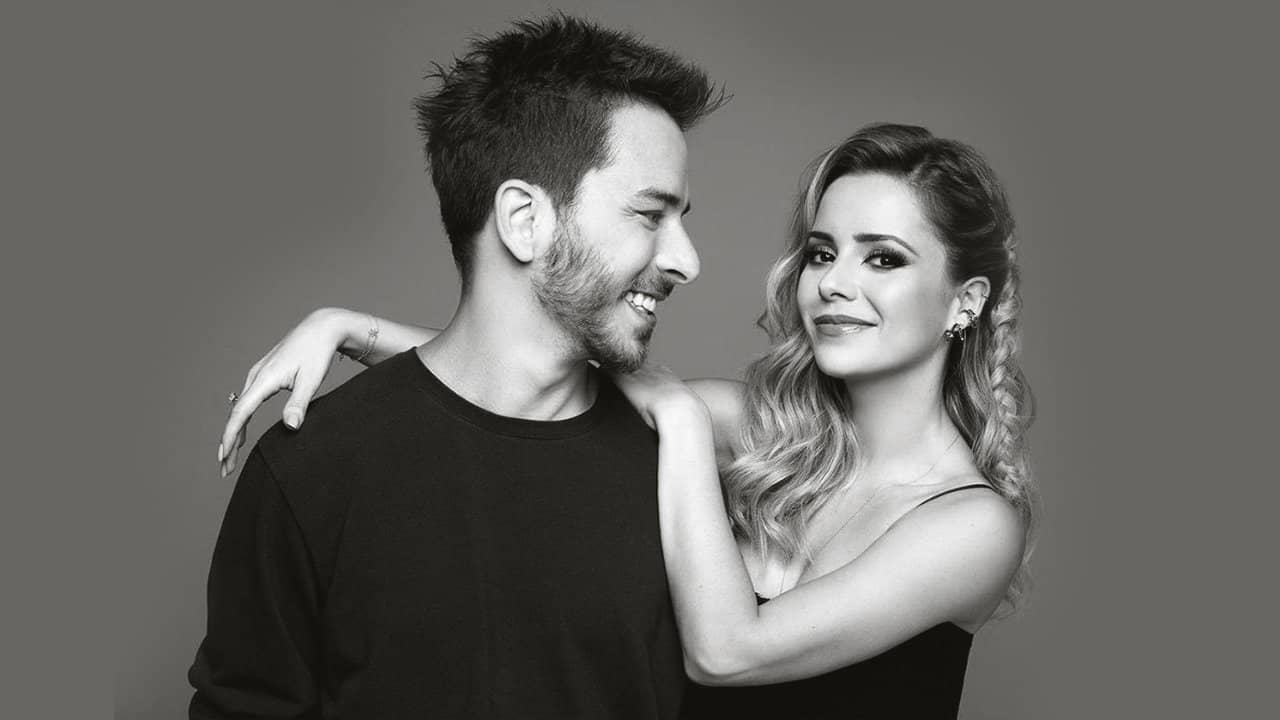 Sandy & Junior: A História backdrop