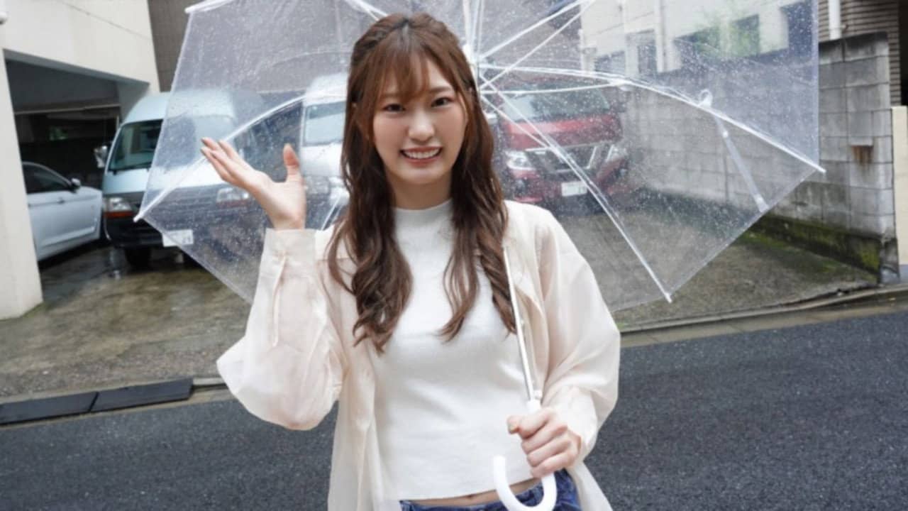 ある日、風俗店に突撃潜入してきた人気AV女優美谷朱里の鬼フェラ焦らしに日々耐え続けたらご褒美中出し backdrop