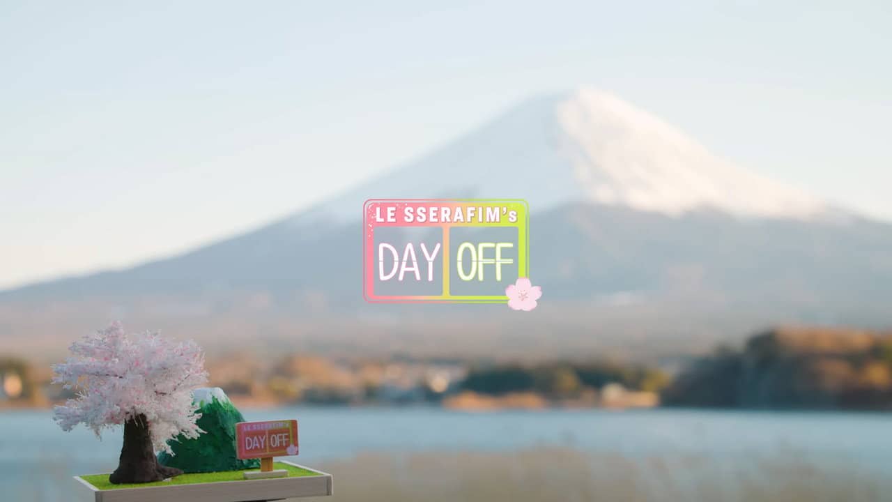 LE SSERAFIM's DAY OFF backdrop