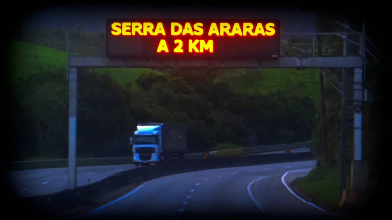 Saudade de Coisas, Saudade de Casa backdrop