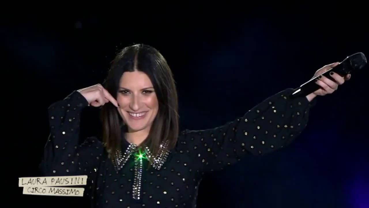 Laura Pausini - Fatti Sentire World Tour 2018 backdrop