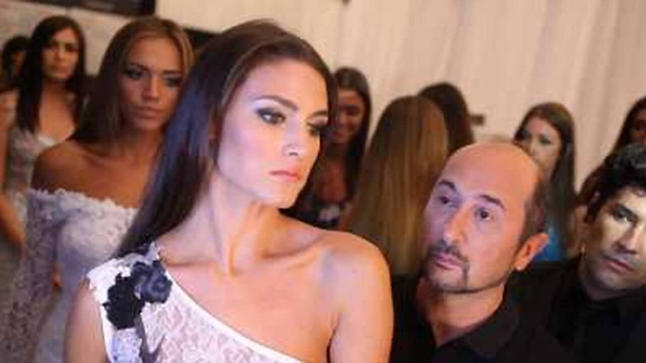 Cosano: La vida secreta de un vestido backdrop