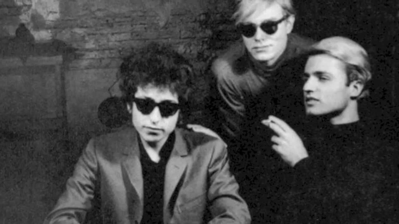 Screen Test [ST83]: Bob Dylan backdrop