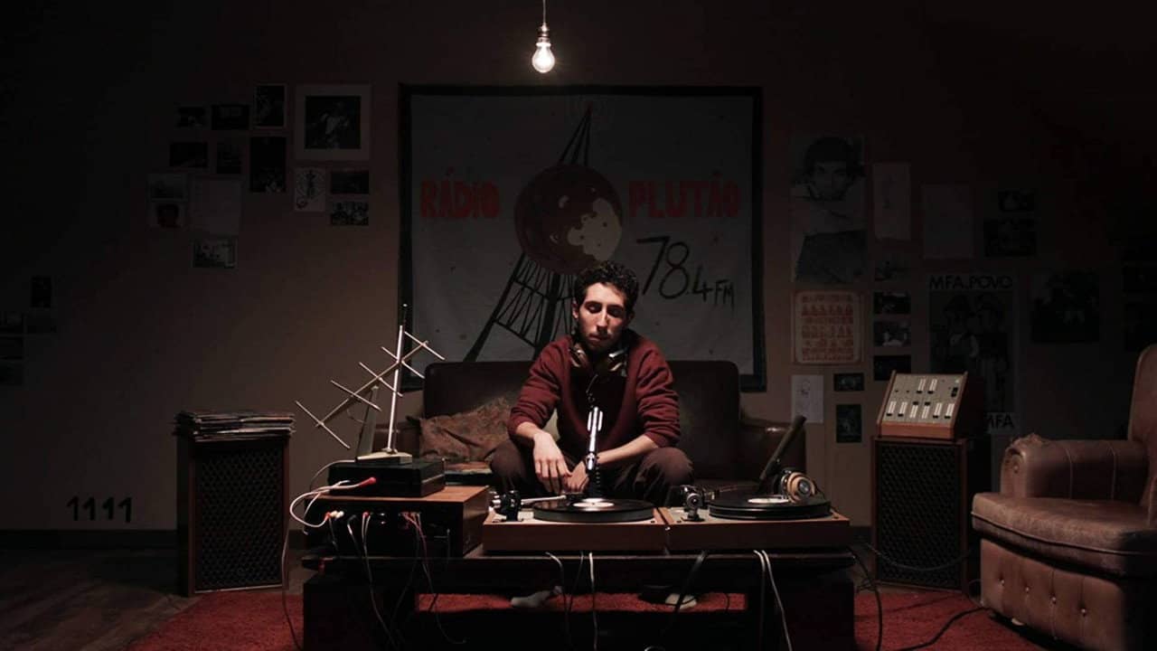 78.4 FM backdrop